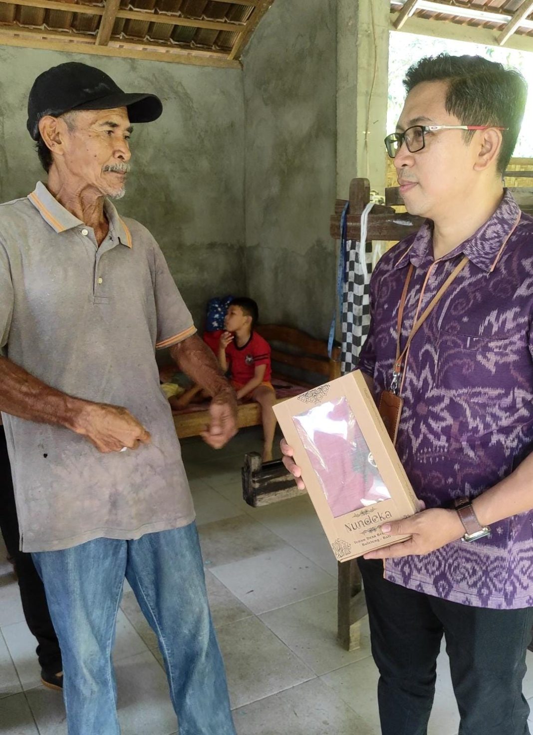 Berawal Dari Penterjemah Kaum Difabel, Ketut Kanta Sukses Jalankan Kelompok Usaha Kain Tenun Bengkala