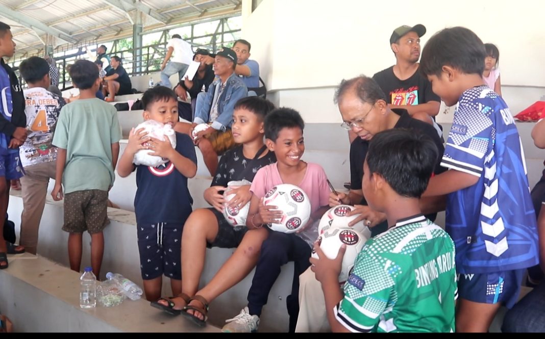 Tak Sengaja Datangi Stadion Ngurah Rai, Koster akan Sumbang 1500 Bola dalam Bali Grassroots Festival