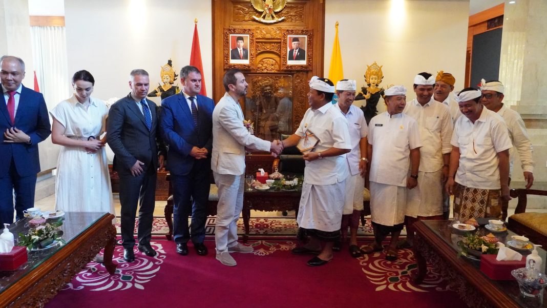 Pj. Gubernur Mahendra Jaya Harap Parlemen Rumania Bisa Kunjungi Pesta Kesenian Bali