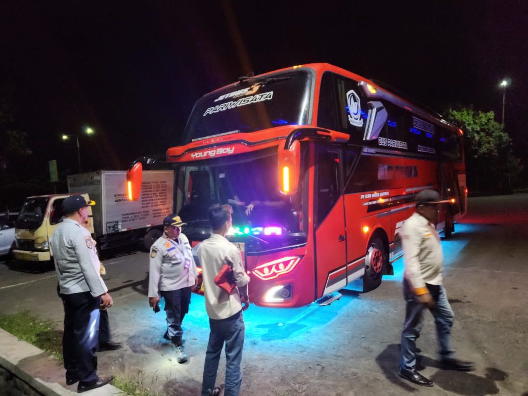 89 Bus Angkutan Pariwisata Diperiksa di Gilimanuk, Hanya 26 yang Layak Operasi, Sisanya Ditilang