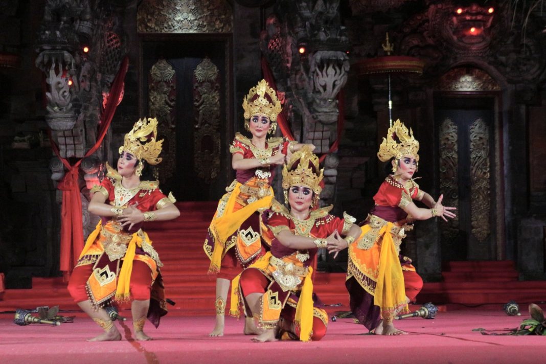 Sekaa Gong Kebyar Legendaris Eka Wakya “Bius” Penonton Pesta Kesenian Bali 2024