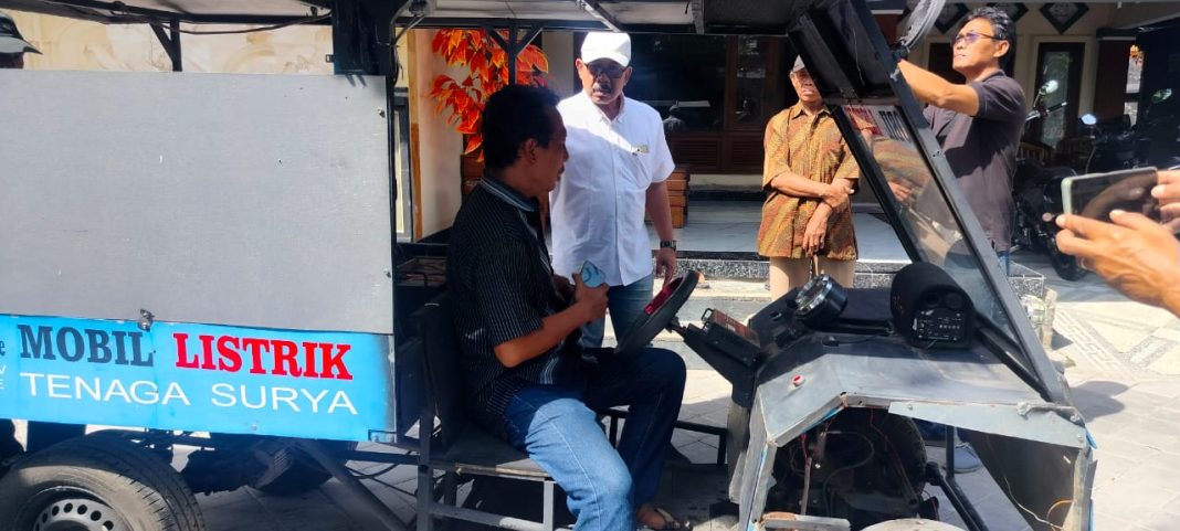 Asah Keterampilan, Warga Desa Sangalanggit Ciptakan Mobil Tenaga Surya