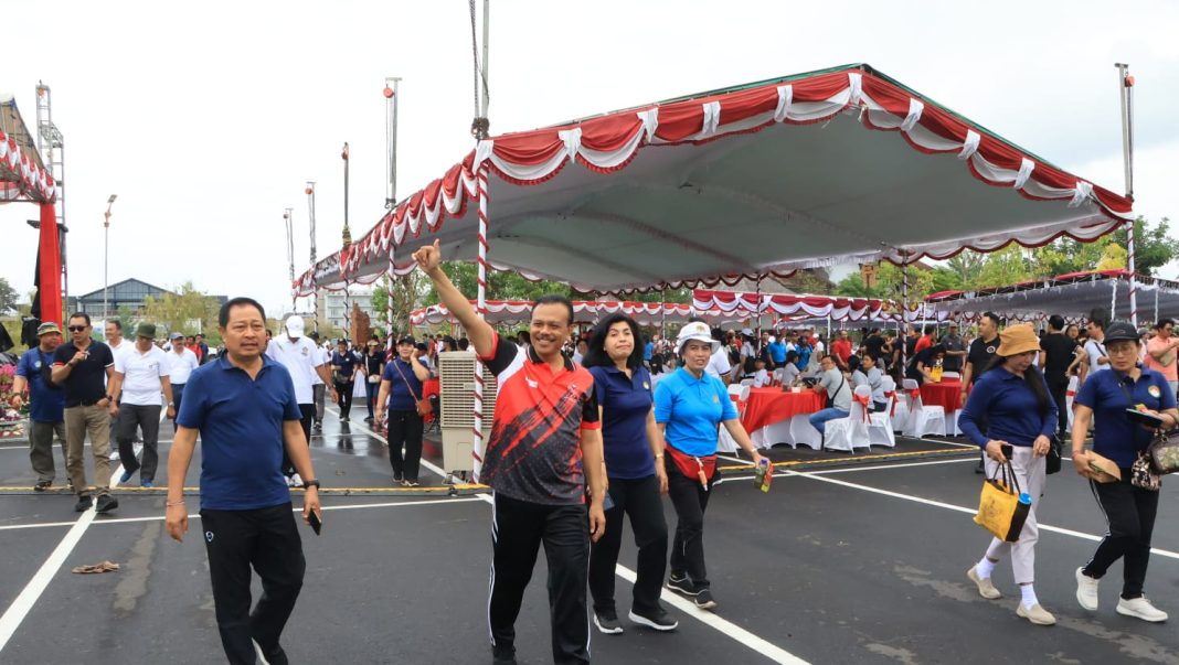Sekda Dewa Indra Pimpin Jalan Sehat HUT ke-66 Provinsi Bali, Tekankan Pentingnya Kebersamaan