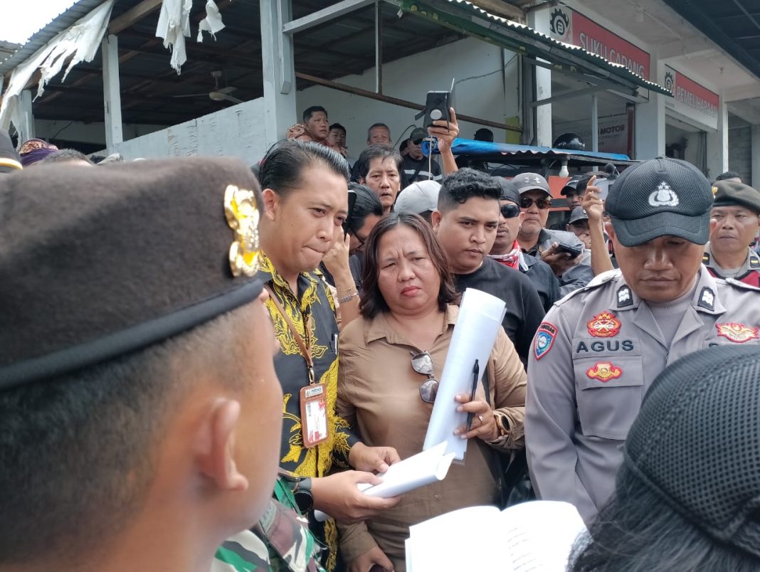 Ratusan Pendukung Hie Kie Shie Bertahan dan Menolak Eksekusi, Kuasa Hukum Duga ada Keterlibatan Mafia Aset