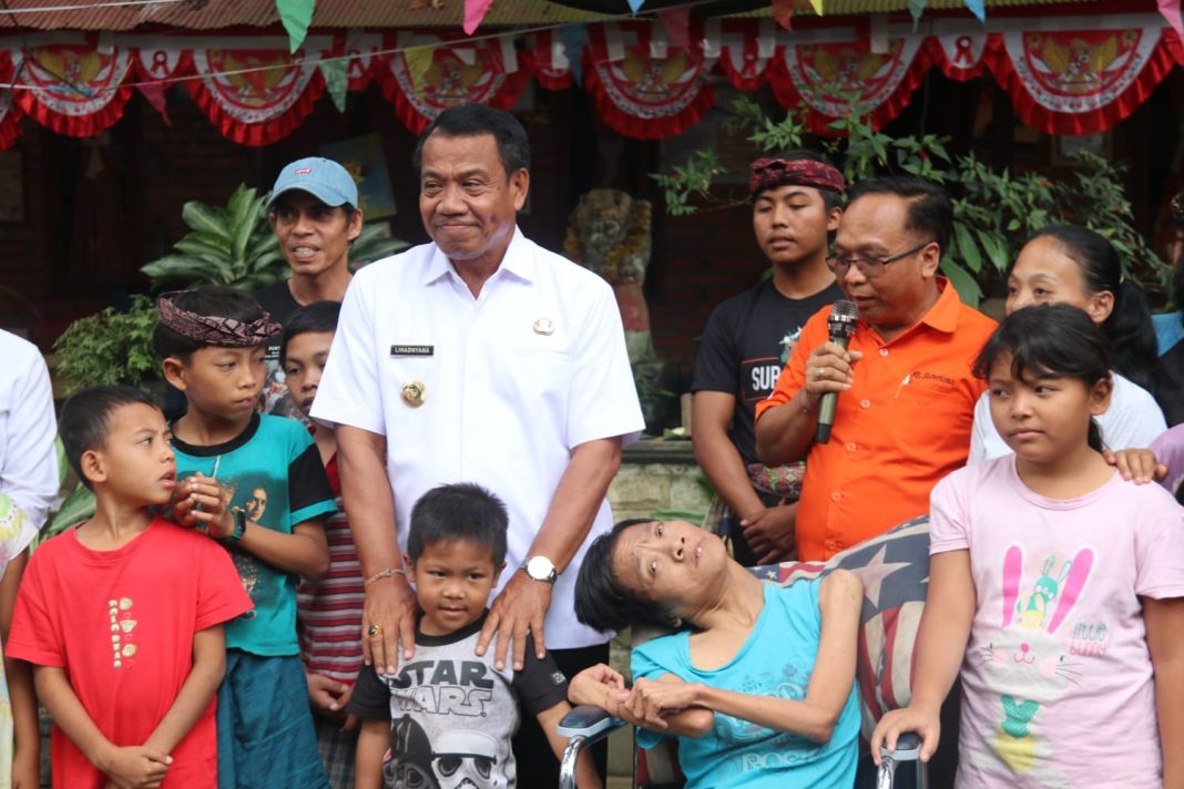 Kunjungi Panti Asuhan, Pj Bupati Buleleng Berikan Bantuan Sosial