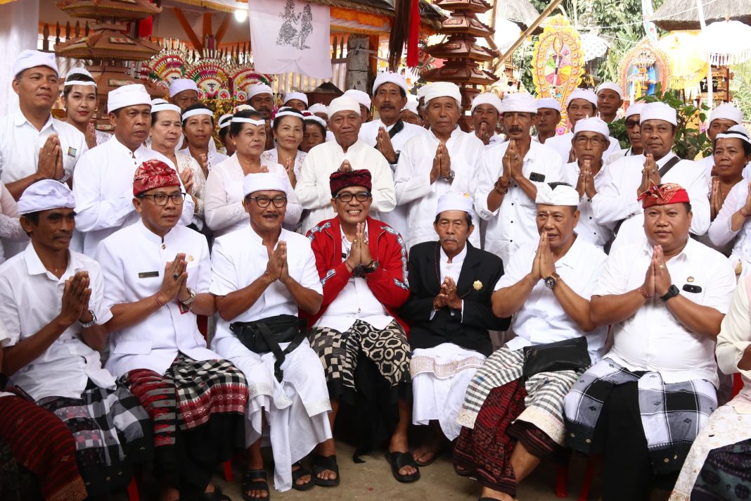 Bupati Sanjaya Ngupasaksi Rangkaian Karya Agung Ngenteg Linggih di Desa Adat Anggasari, Munduktemu, Pupuan