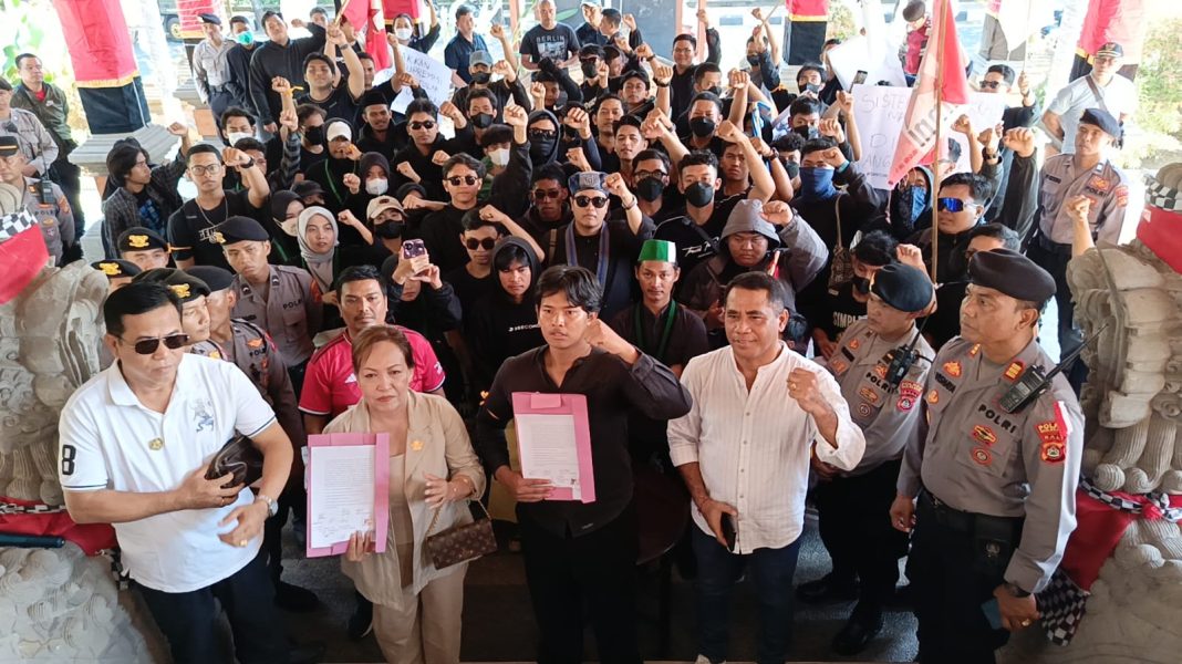 Puluhan Mahasiswa Bali Utara Gelar Orasi Sampaikan 5 Tuntutan