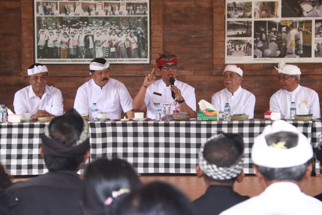 Bupati Sanjaya Hadiri Mepekeling dan Rapat Nyanggra Pujawali Pura Luhur Batukau Tabanana