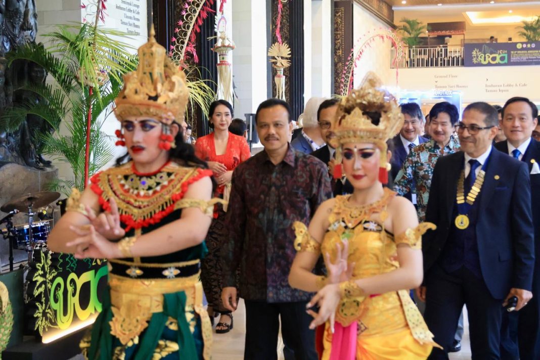 Hadirkan Teknologi Bedah Telerobotik, Sekda Dewa Indra Hadiri Pembukaan Kongres UAA