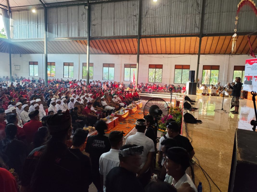 Ribuan Warga Gerogak Buleleng Antusias Menangkan Koster-Giri