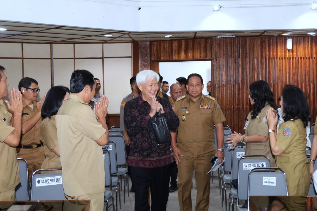 Terima Kunker Baleg DPR RI, Pj. Gubernur Bali Minta Dukungan Payung Hukum Potensi Pendapatan Daerah Selain Pajak Kendaraan