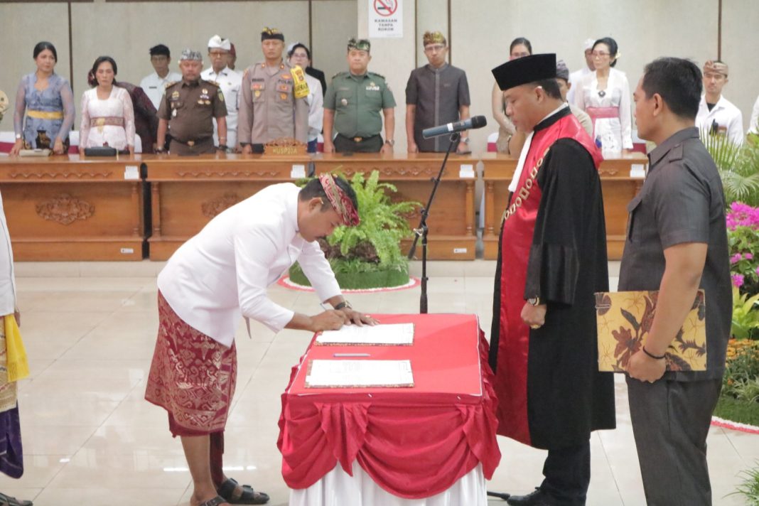 Resmi Dilantik, Ngurah Arya Jadi Ketua DPRD Buleleng Periode 2024-2029