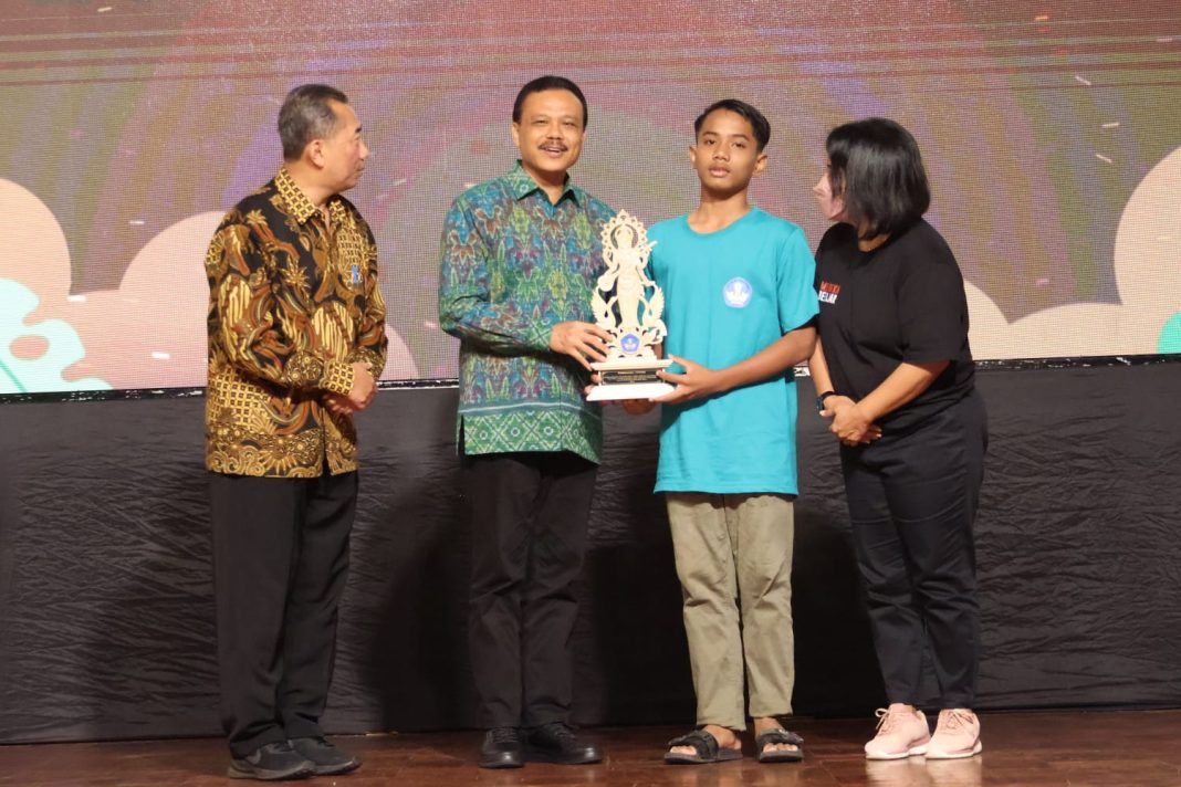 Tutup FTBI 2024, Sekda Dewa Indra Ingin Bahasa Bali Tetap Eksis dan Fungsional