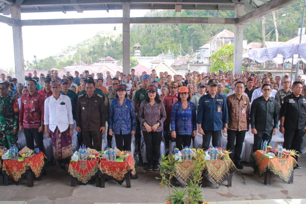 Penjabat Bupati Buleleng Tinjau Progres Perbaikan Jalan di Desa Pakisan
