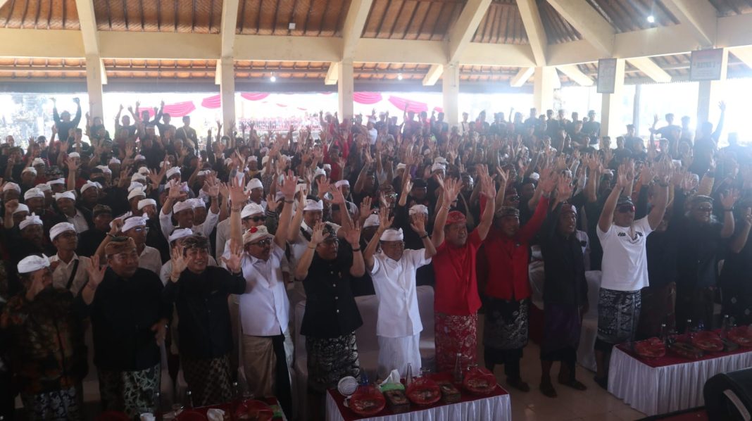 Berkat Koster, Parkiran Pura Besakih Layaknya Bandara