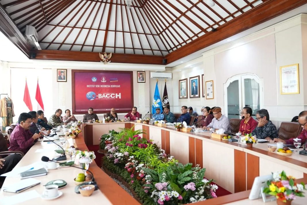 Dari Tangan Wayan Koster, Guru dan Dosen Sejahtera