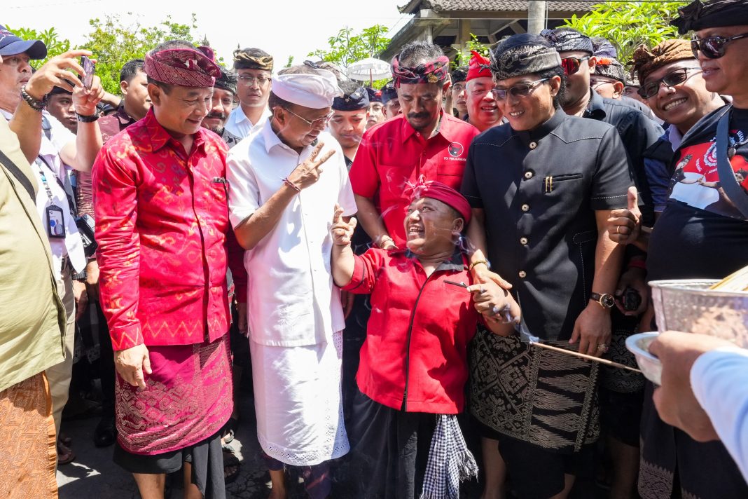 Warga Besakih: Wayan Koster dan Giri Prasta Orang Baik yang Banyak Perhatikan Orang Kecil