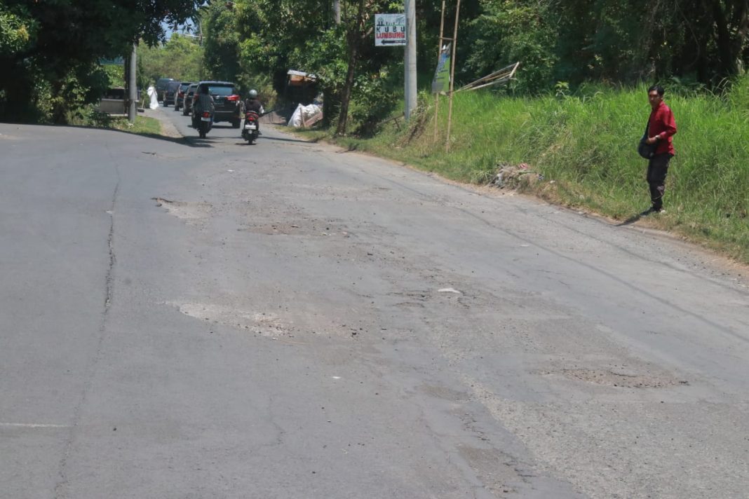 Jalan Rusak Desa Jagaraga, Segera Diperbaiki. Target Tuntas Bulan Desember