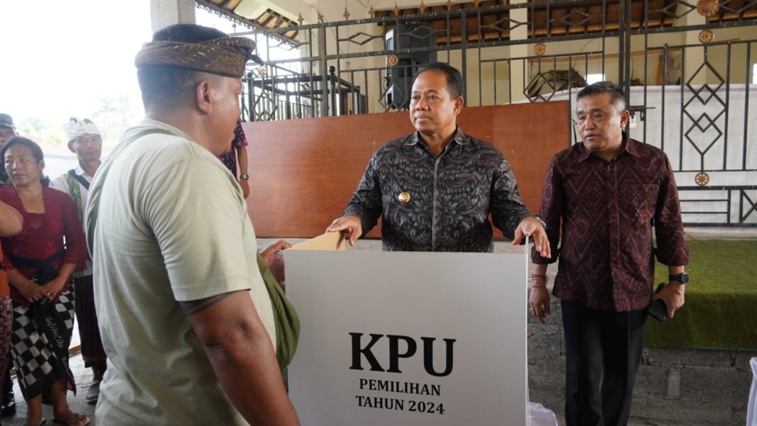 Jelang Pilkada Serentak, Pj. Gubernur Bali Tinjau Sejumlah TPS