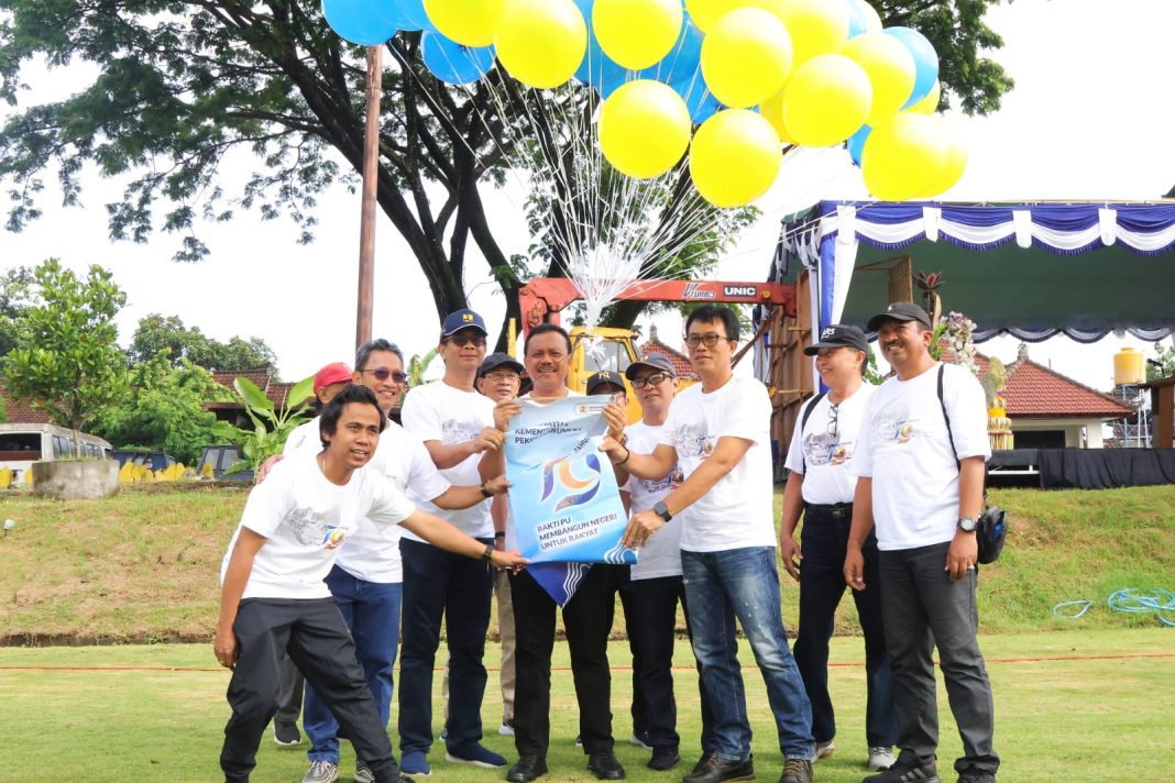 Hadiri Kegiatan Hari Bakti PU, Sekda Dewa Indra Soroti Pentingnya Sektor Infrastruktur