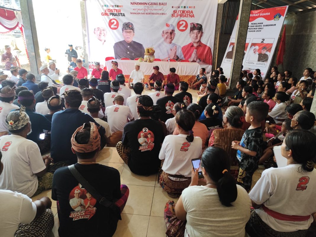 Warga Sorga Lokapaksa Puji Kerendahan Hati Koster, Rela Lesehan dan Dengarkan Aspirasi Krama