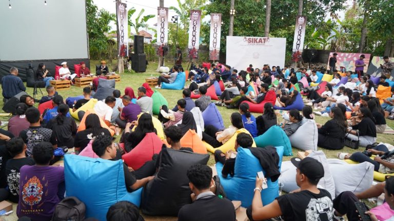 Wayan Koster Beri Solusi Berkelanjutan Pertanyaan Kritis Milenial dan Gen Z Buleleng