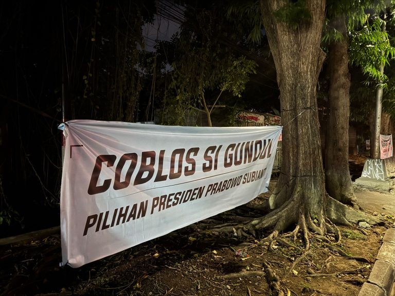 Baliho gundul Merajalela, Prabowo Hanya Bicara, KPU dan Bawaslu Terkesan Diam Saja