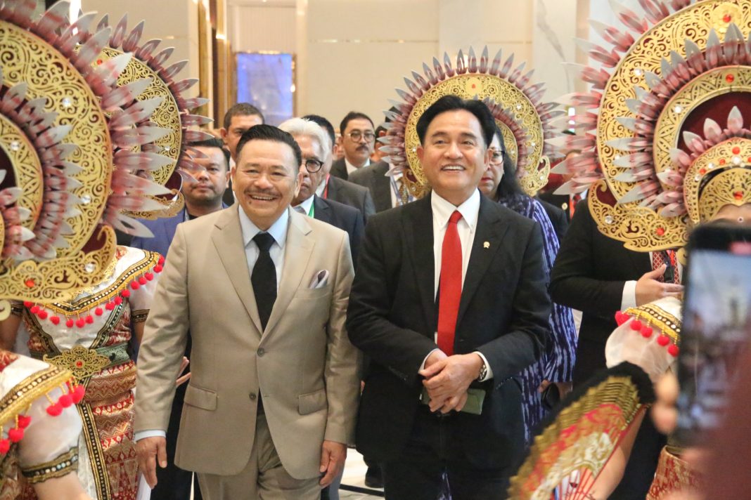 Buka Rakernas Peradi, Menkopolhukam Yusril Ihza Mahendra Minta Organisasi Profesi Advokat di Indonesia Cukup Satu Saja