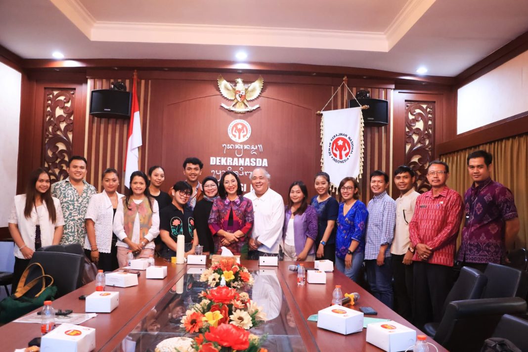 Persiapan Fashion Show Dekranasda 2025, Ida Mahendra Jaya Evaluasi Desainer Lokal