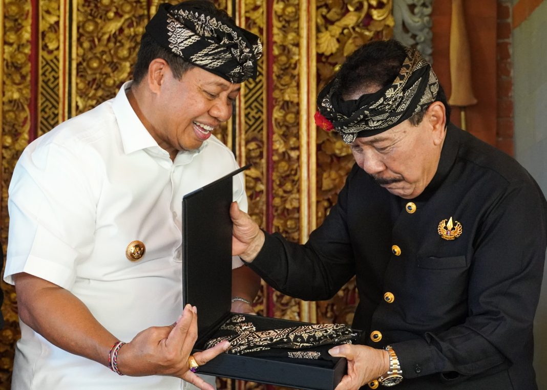 Pj. Gubernur Bali Sambangi Puri Ubud, Apresiasi Langkah Puri Jaga Adat dan Budaya Bali