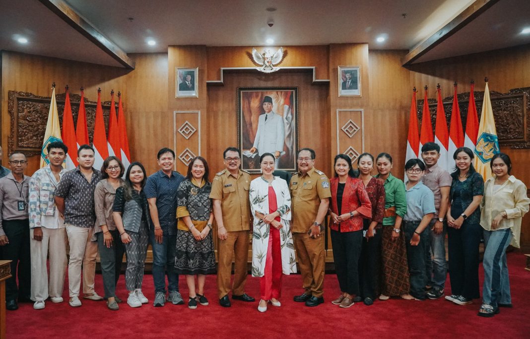 Dekranasda Bali Gelar Fashion Show ‘Wastra Citta Jagadhita’ untuk Promosikan Kerajinan Bali ke Kancah Nasional dan Internasional