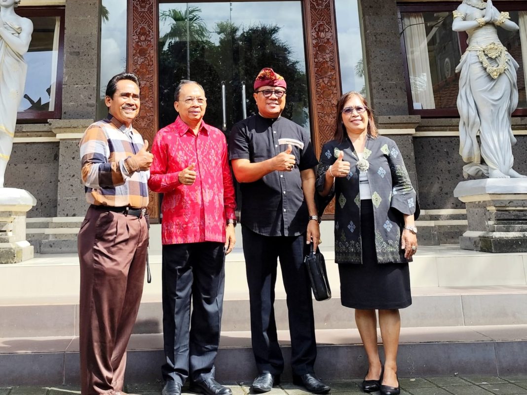 Konsisten Jalankan Tradisi Bali, Tokoh Pendidikan: Sejak Awal Yakin Koster Gubernur Bali 2 Periode