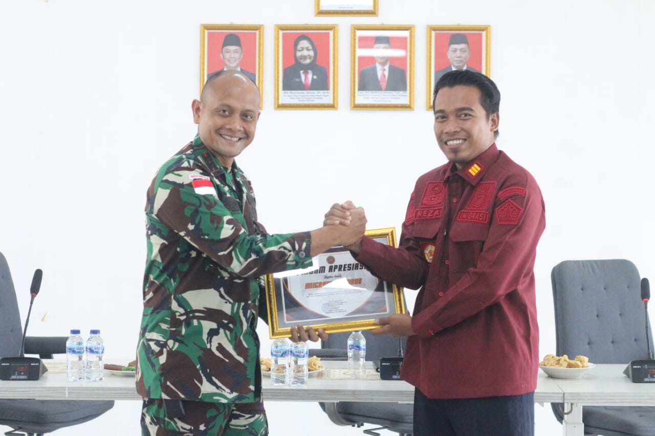 Satgas Pamtas RI-RDTL Yonarhanud 15/DBY Gelar Apel Danpos dan Mitra ...