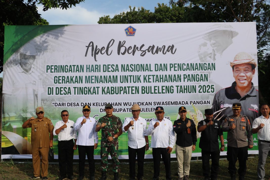 Peringati Hari Desa Nasional, Pj. Bupati Lihadnyana ajak Perbekel Tanam Jagung dan Cabe