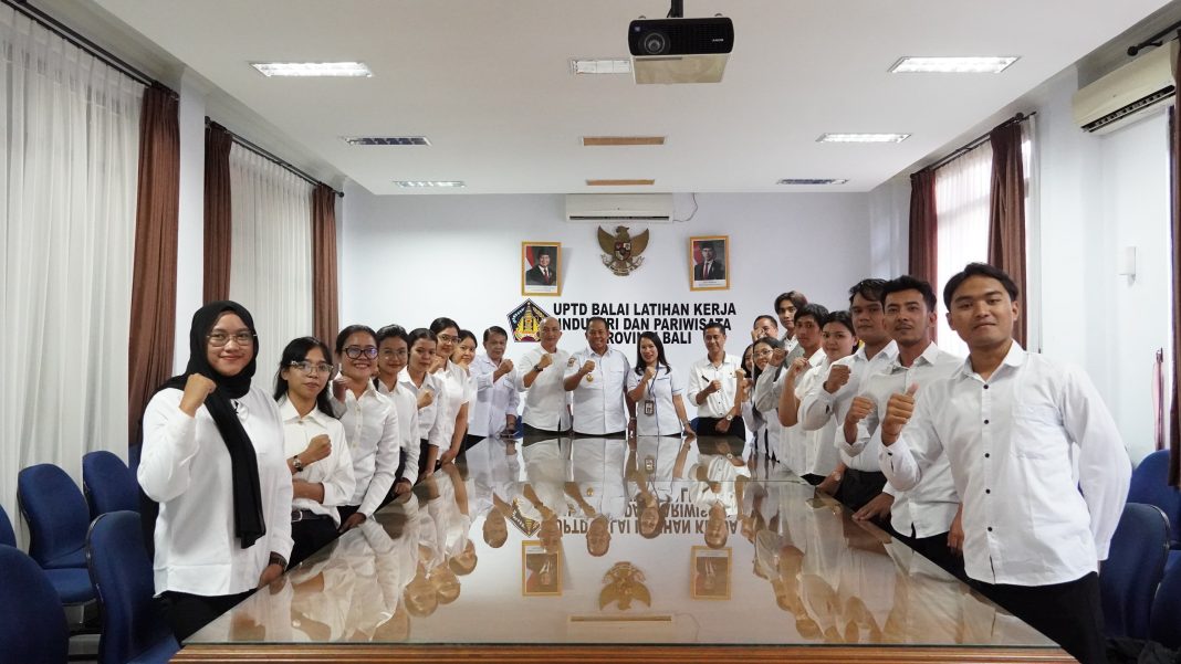 Pj. Gubernur Bali Kunjungi Dua Perangkat Daerah, Sampaikan Apresiasi dan Pamitan