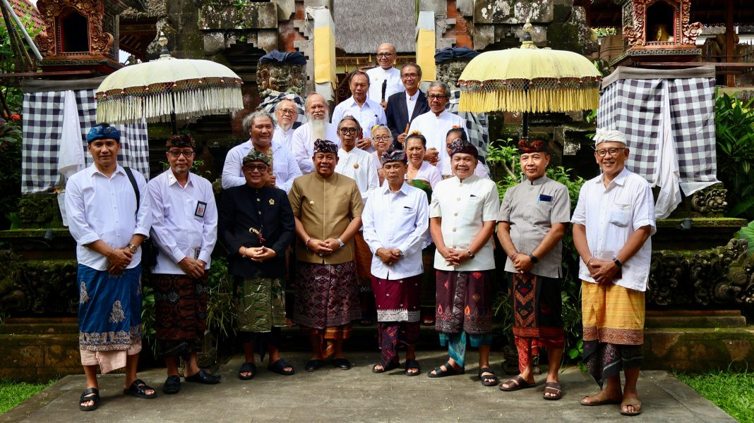 Jelang Akhiri Masa Jabatan, Pj. Gubernur Bali S.M. Mahendra Jaya Pamitan dan Mohon Doa Restu di Puri Kauhan Ubud