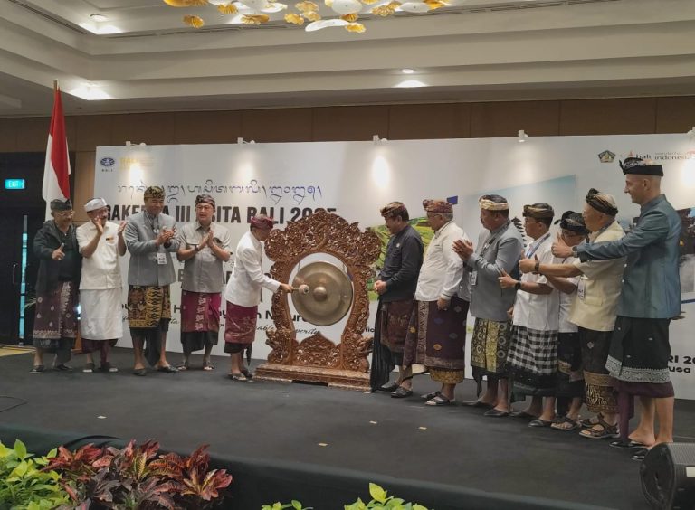 Tak Cantumkan Aksara Bali, Izin Hotel Dicabut