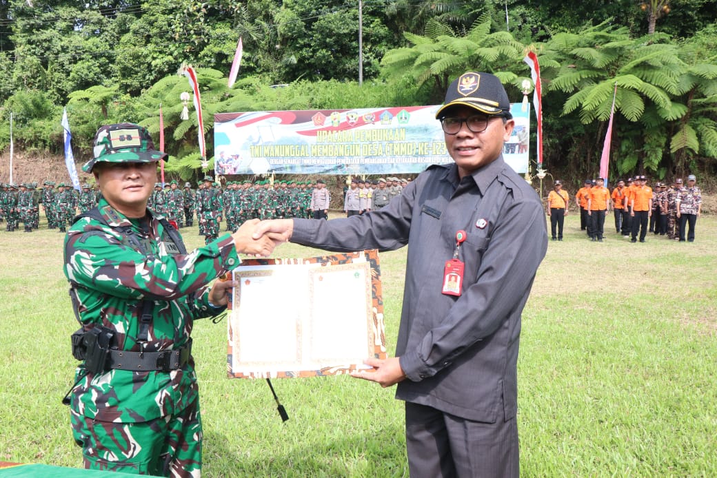 Sinergi TNI-Polri dan Pemerintah Daerah Percepat Pembangunan dengan TMMD ke-123