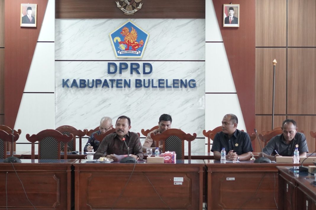 Datangi DPRD Buleleng, Warga Sepang Kelod Adukan Perselisihan Tapal Batas Desa