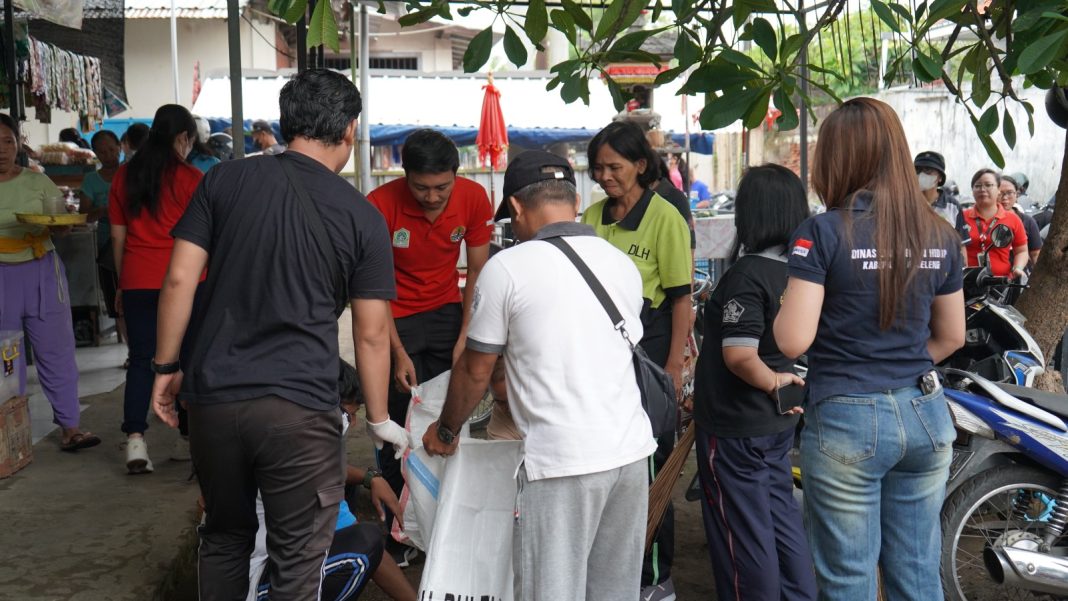 Aksi Bersih Pasar Tradisional, Ajak Masyarakat Bijak Gunakan Plastik