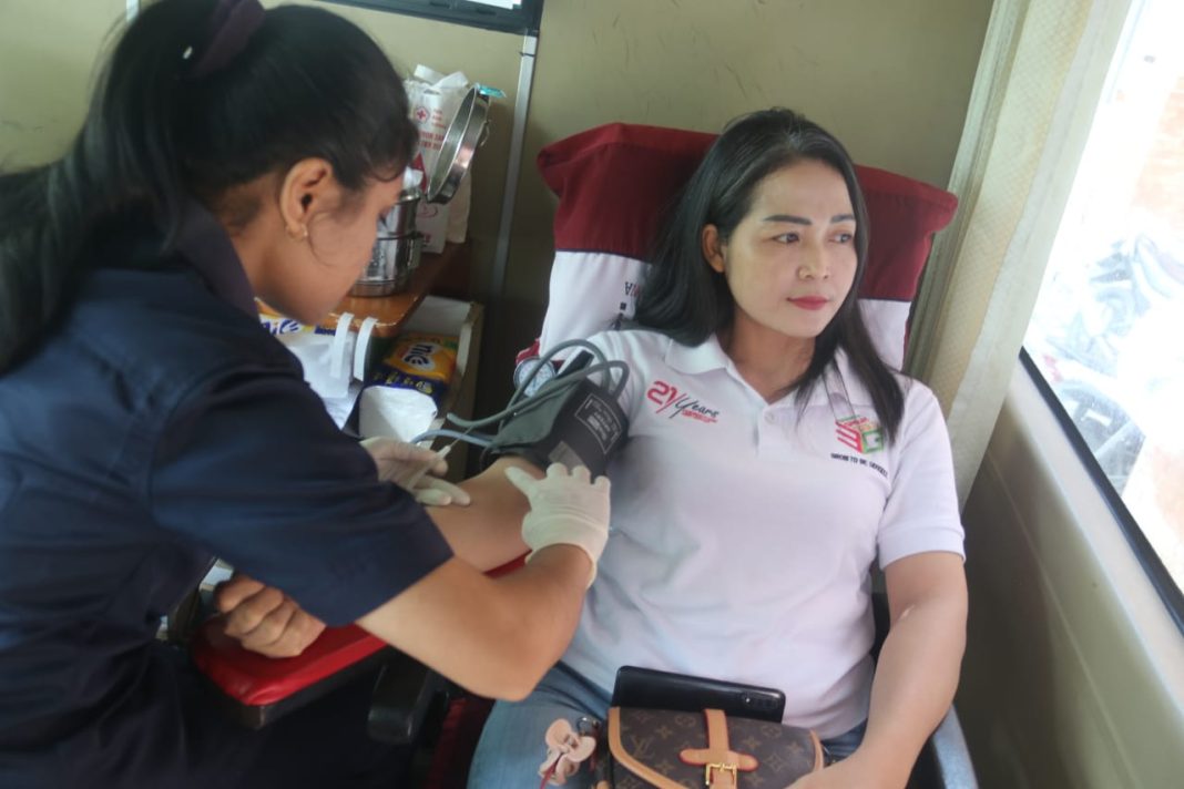 Semarak HUT ke-21, Perumda Pasar Argha Nayottama Awali Perayaan dengan Donor Darah