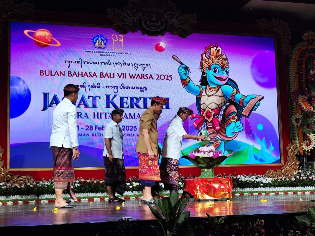 Ruang Berbahasa Bali Semakin Sempit, Gubernur Koster Ajak Masyarakat Lestarikan Budaya Bali