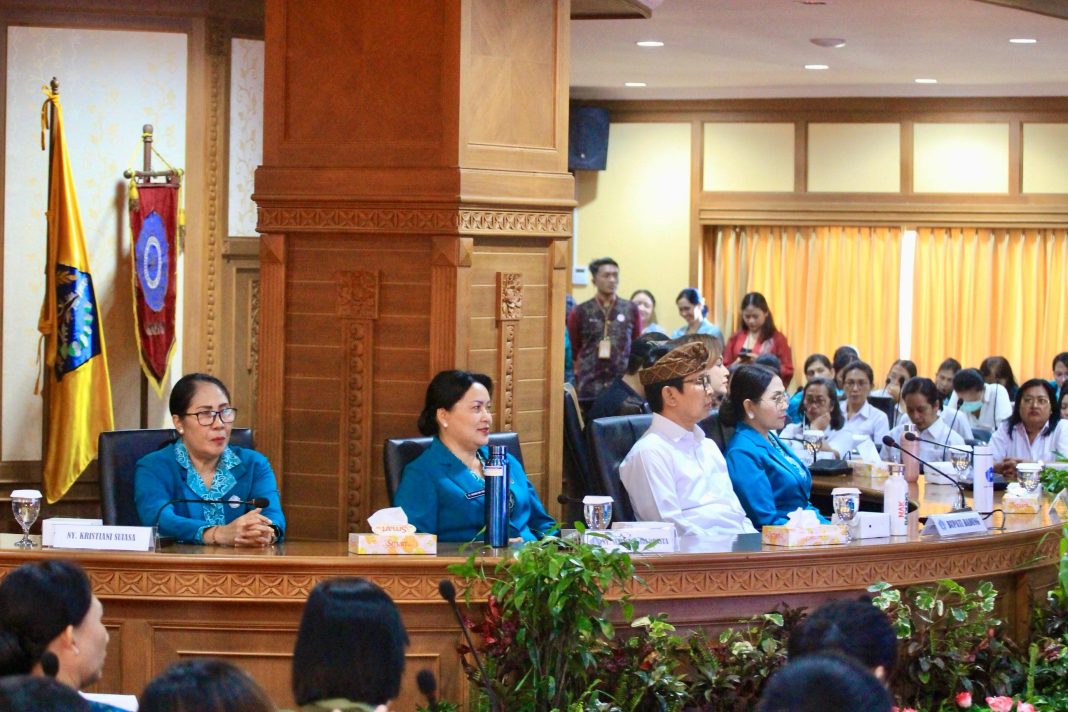 Ny. Seniasih Giri Prasta Hadiri Sertijab Ketua TP PKK dan Dekranasda Badung