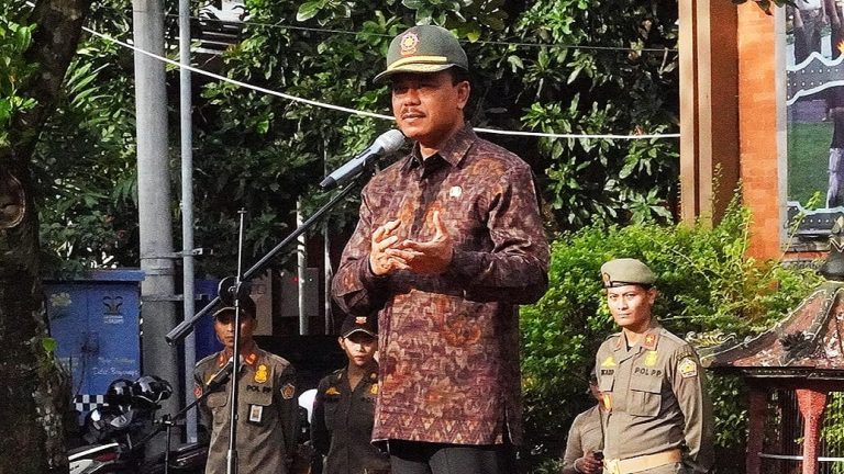 Sekda Dewa Indra: Tingkatkan Kemampuan Komunikasi, Pol PP dan Satlinmas Harus Humanis dalam Menangani Pelanggaran