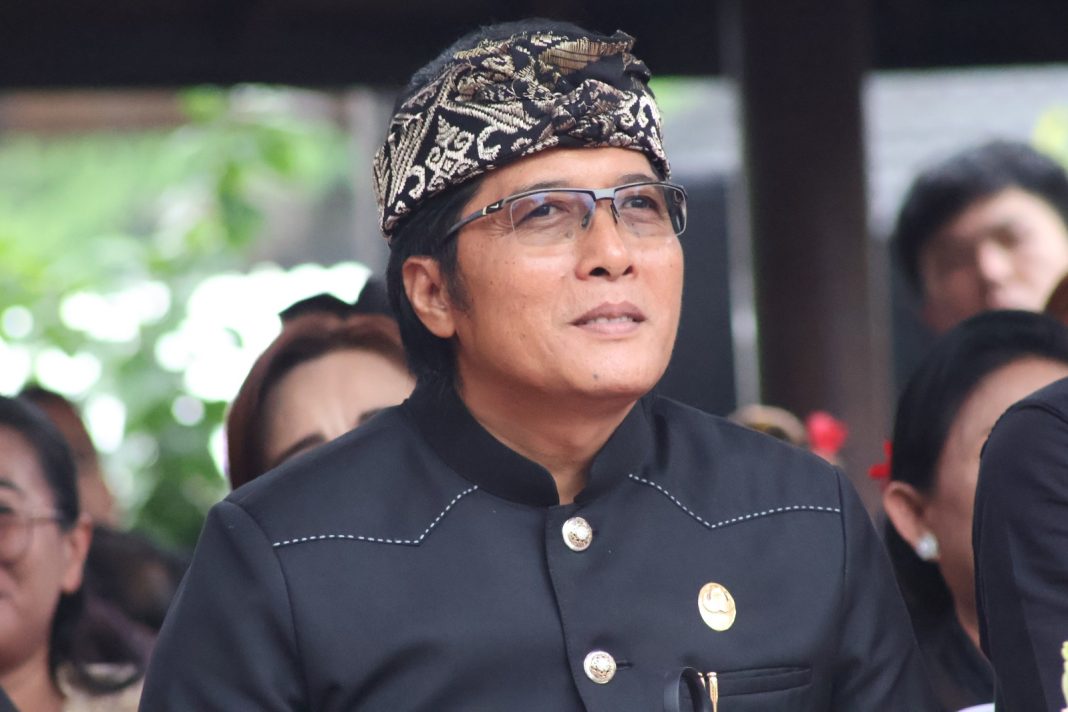 Buka Kasanga Festival Tahun 2025, Wagub Giri Prasta Ikuti Prosesi Mengarak Ogoh-ogoh