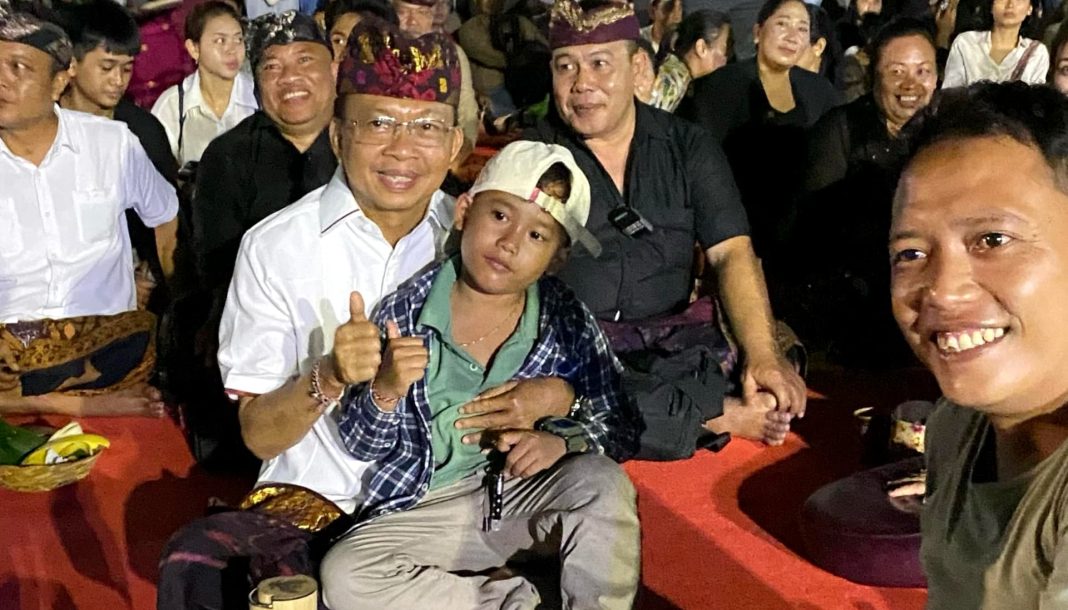 Kecintaan Anak-anak kepada Gubernur Wayan Koster