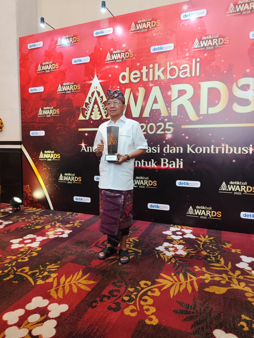 Dianugerahi Tokoh Pelindung Budaya Bali Lestari, Gubernur Koster: Ini untuk Seluruh Krama Bali