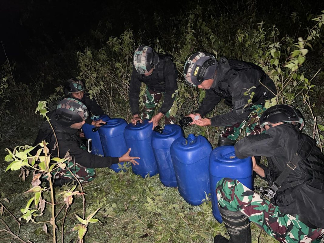 Satgas Yonif 741/GN Pos Laktutus Berhasil Gagalkan Penyelundupan Ratusan Liter BBM di Perbatasan RI-RDTL