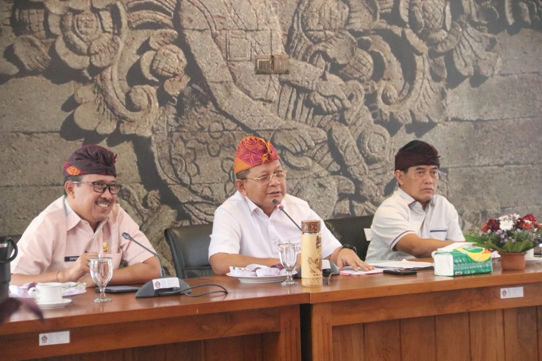 Rencana Kerja 100 Hari Pertama, Bupati Sutjidra Sampaikan Program Prioritas