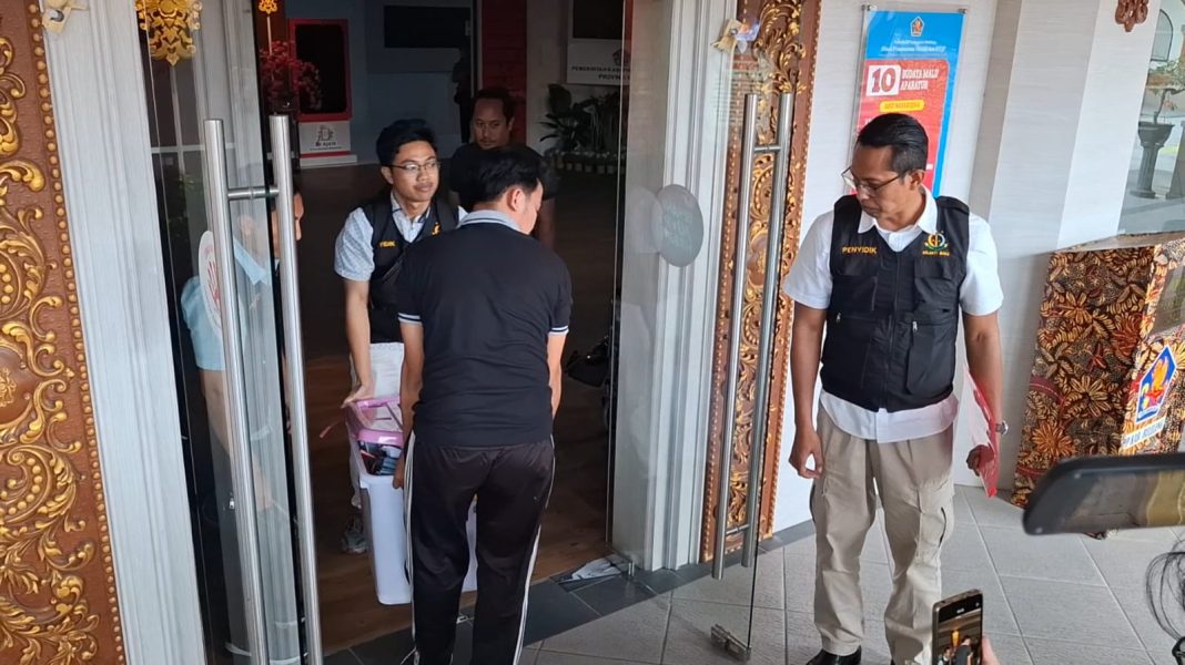 Kejati Bali Geledah Kantor Mall Pelayanan Publik dan PUPR Buleleng